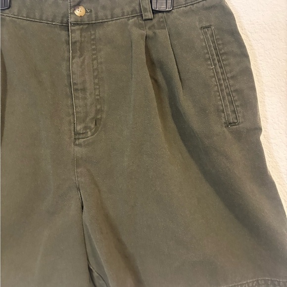 Vintage pleated high waisted shorts Rafaella size 12 Olive green 100% cotton - Picture 4 of 5
